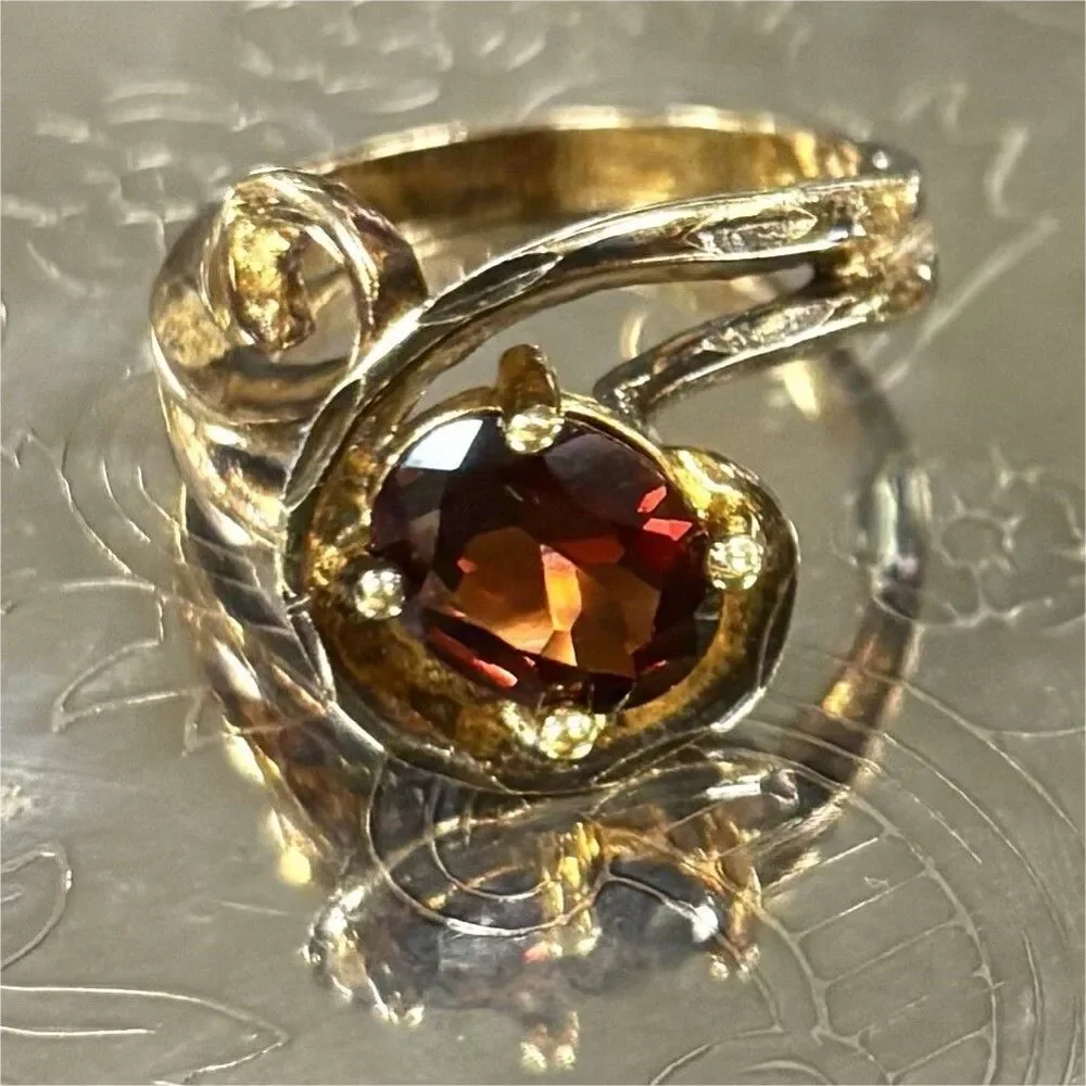 Vintage UTC Sterling Silver Gold Tone Garnet Ring Size 8 Abstract Swirl 925